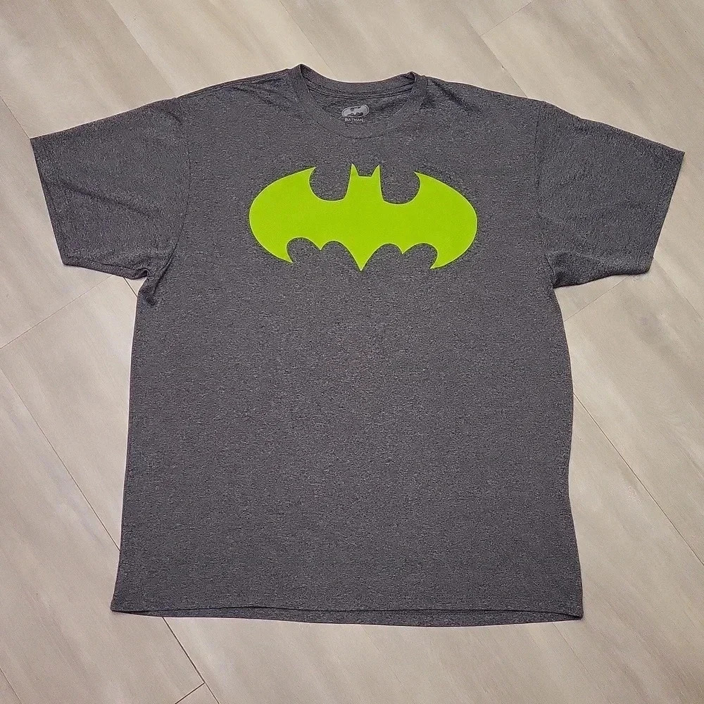DC Comics Grey Short‎ Sleeve Neon Green Batman Symbol Tee Mens Size Large